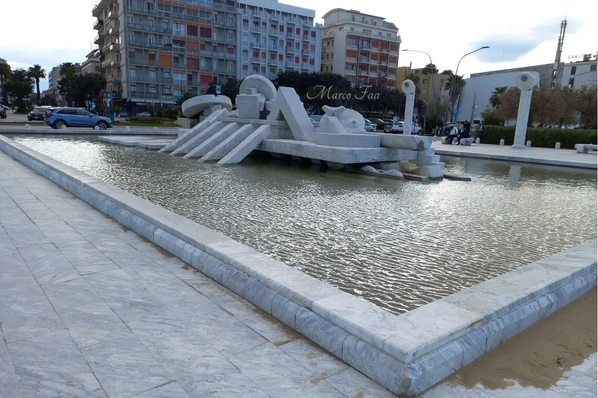 Fontana la nave di Cascella