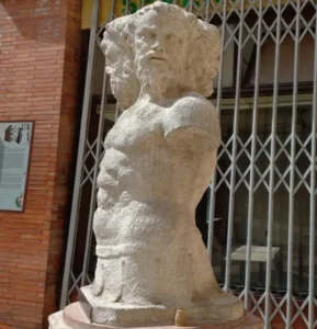 La Fontana dei tre Visi è una delle attrazioni da visitare a Treviso!