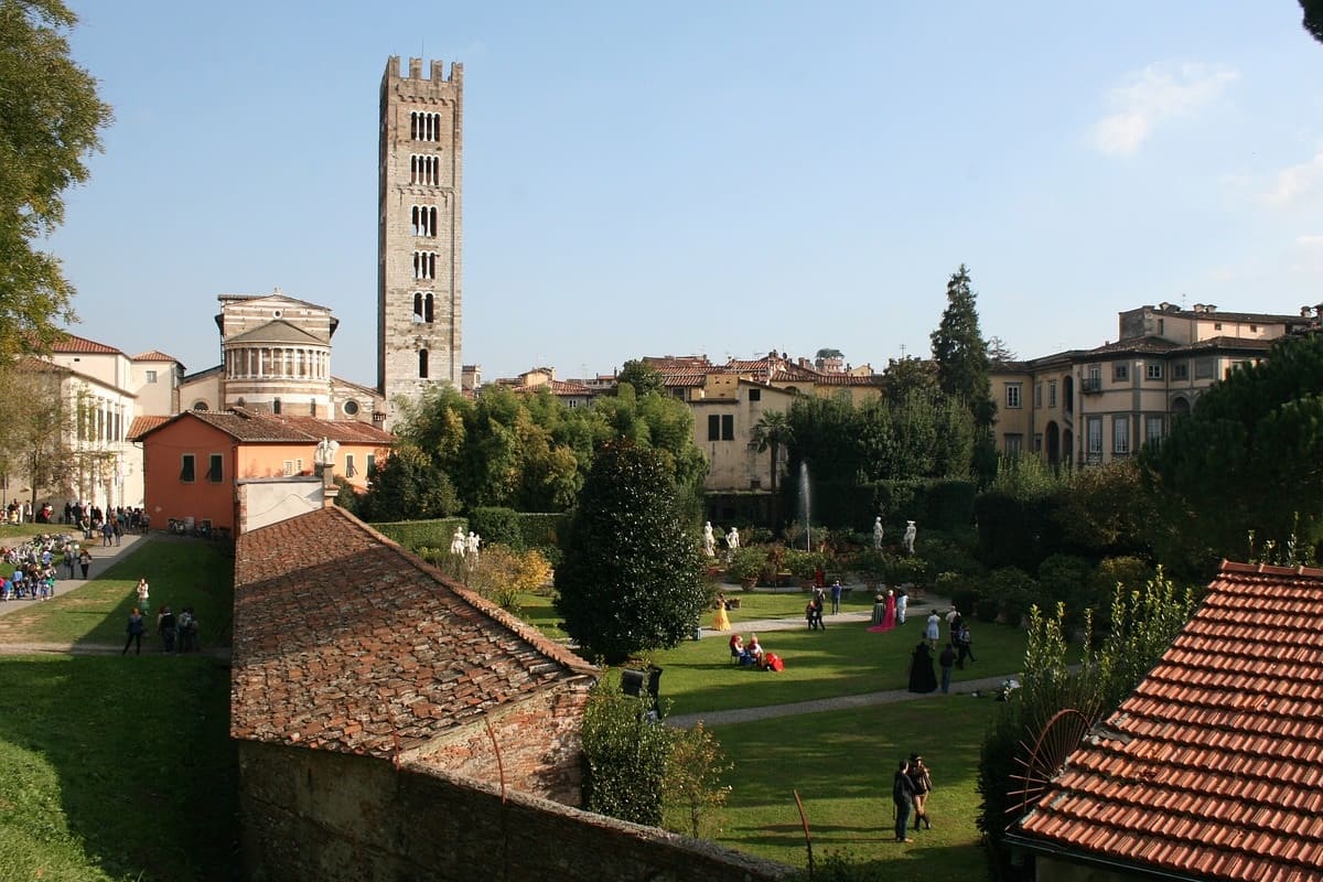 15 attrazioni da visitare a Lucca: esplora le meraviglie di una Toscana meno turistica!