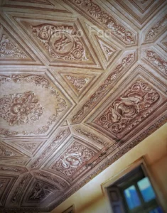 Pregevole e stupefacente decorazione del soffitto della sala nei risorgimentale di palazzo Tornielli