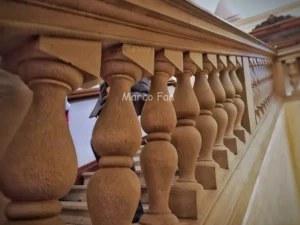 Scalone d'onore settecentesco che porta al piano nobile di palazzo Tornielli