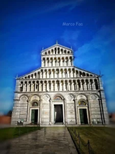 La Cattedrale di Pisa domina la piazza dei Miracoli e guida la vita liturgica della diocesi