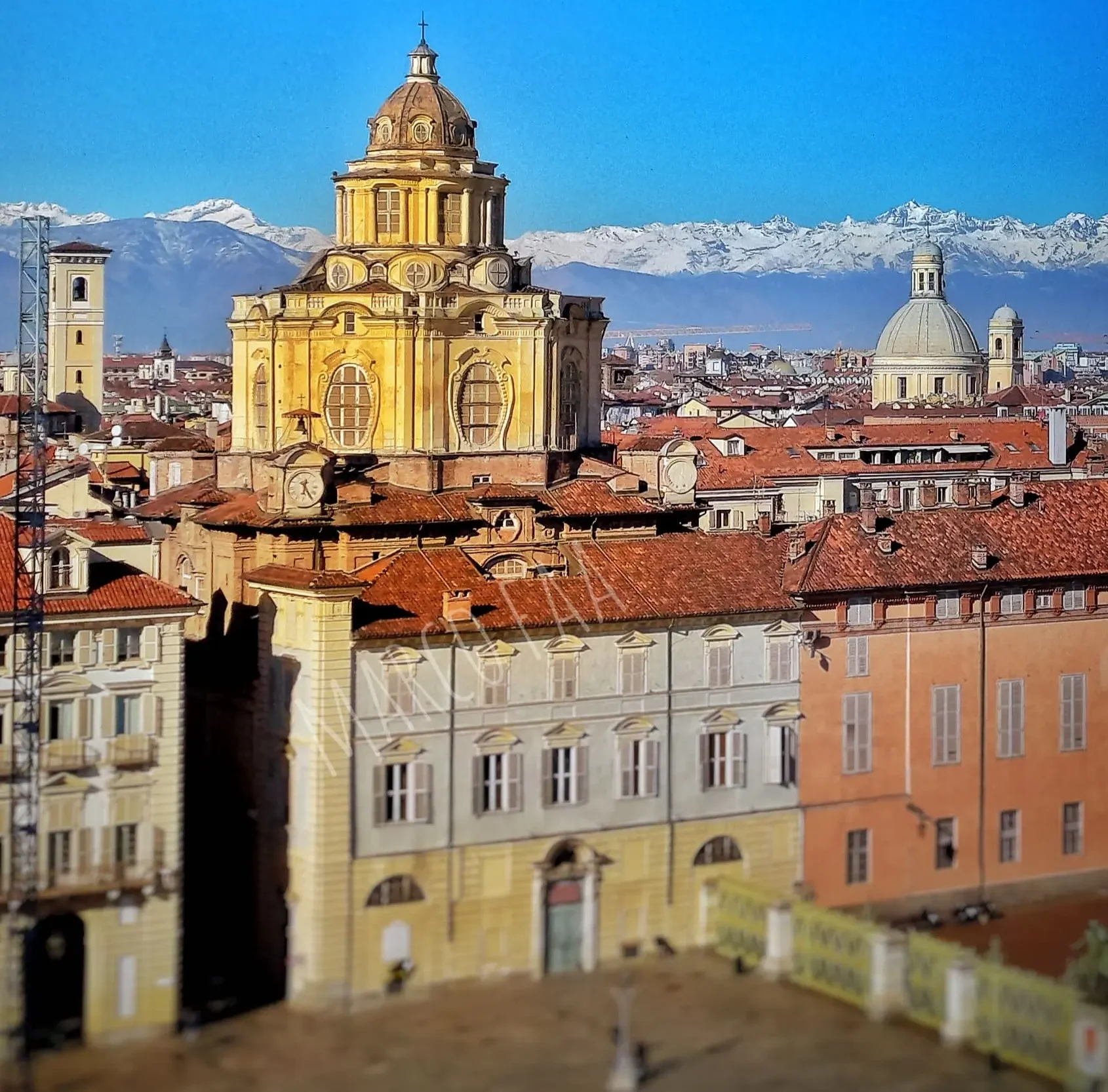 Real Chiesa di San Lorenzo a Torino e il Mistero degli affreschi visibili solo 2 volte l’anno!