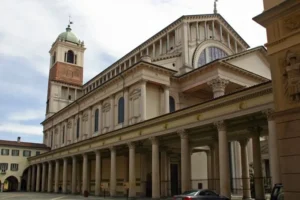 Il Duomo di Novara, o Cattedrale di Santa Maria Assunta, sorge sui resti di un antico tempio paleocristiano ed è una meravigliosa opera di arte sacra di Alessandro Antonelli